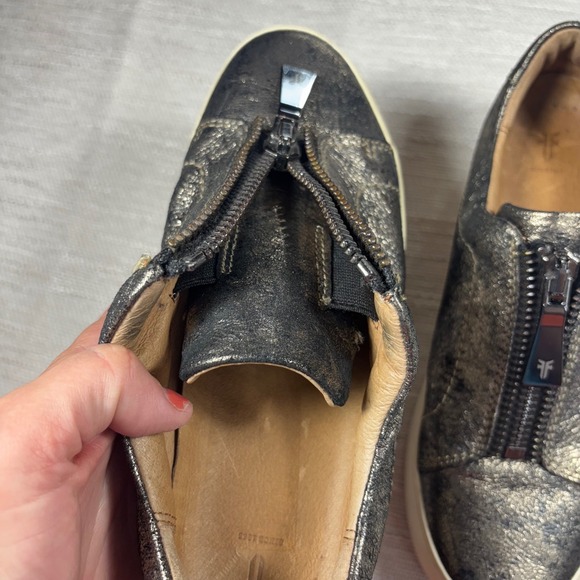 Frye Women's 6.5 Leather‎ Sneakers Metallic Bronze Zip Front Casual Shoes Flaw - Picture 10 of 11